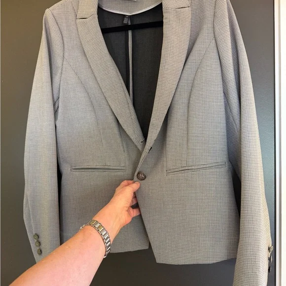 White House Black Market Classic Gray Checked Women's Blazer - Size 12 - Picture 2 of 5